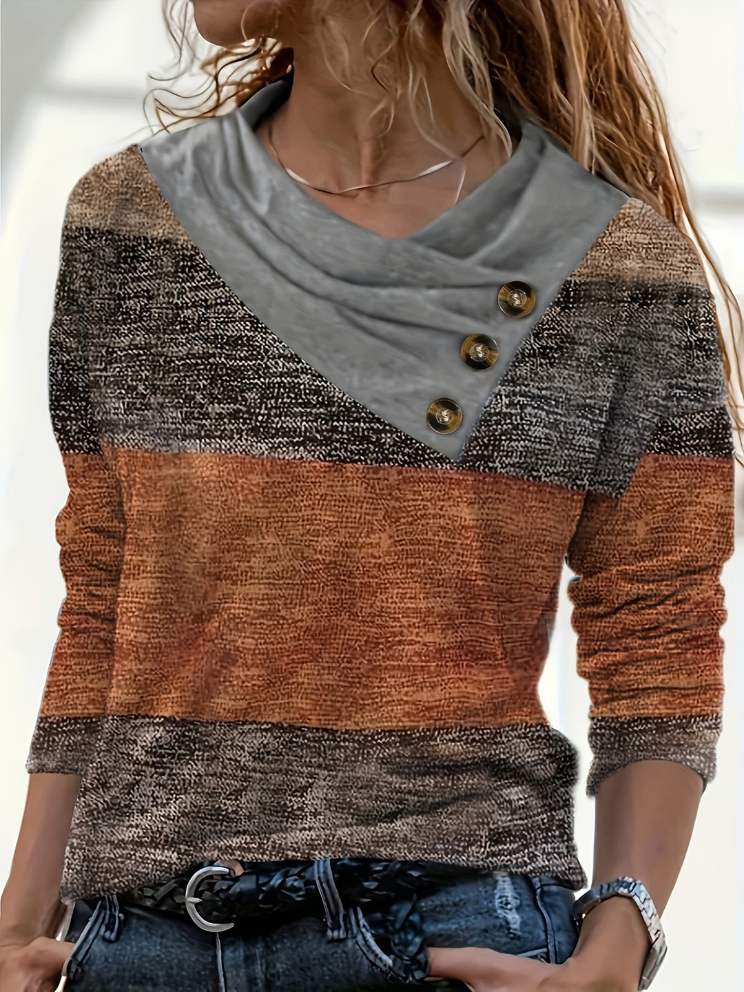Pull femme avec col asymétrique et détails de boutons Chic & Stil