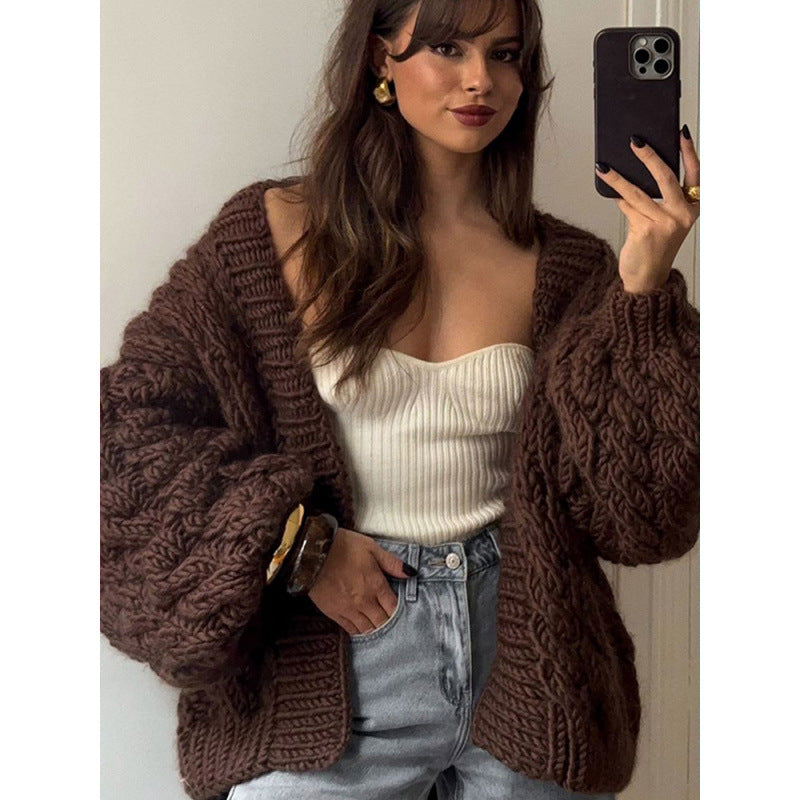 Thick knit jacket for women with an oversized fit and elegant braided patterns Lune London