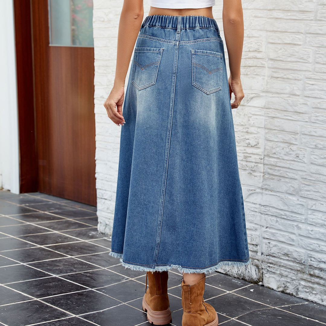 Maxi denim skirt for women with elastic waistband and practical pockets Lune London