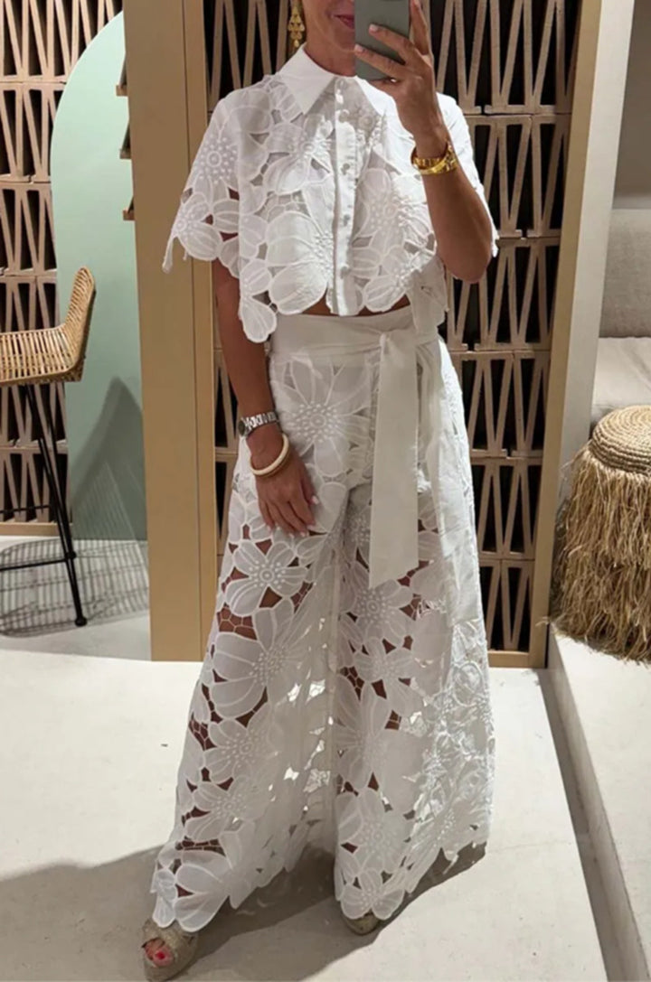 Light women's blouse with floral lace and loose fit Lune London
