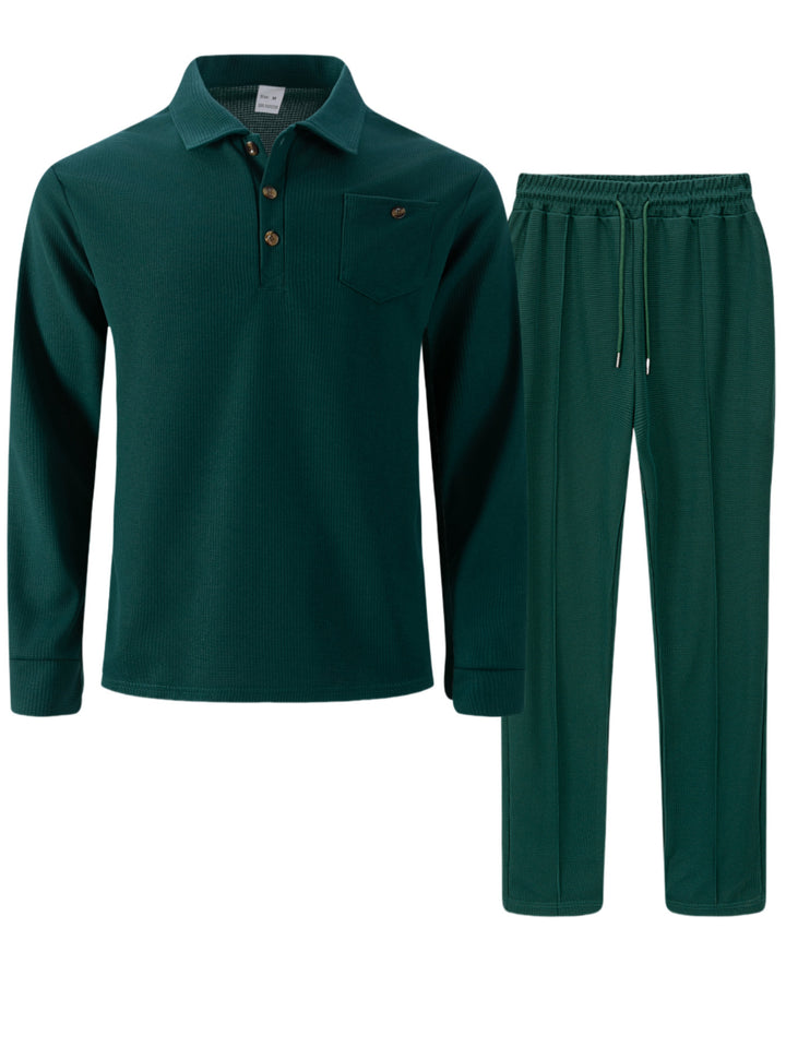 Leisure set for men with a structured modern design and practical buttons Lune London