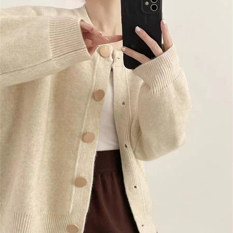 Casual knit cardigan for women with contrasting buttons Lune London