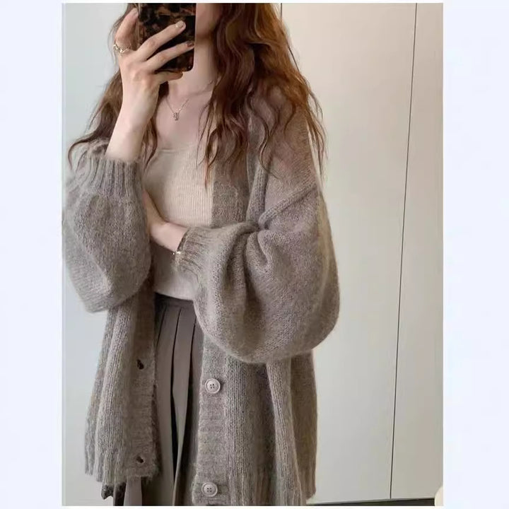 Oversized casual knit jacket for women with voluminous sleeves and practical pockets Lune London