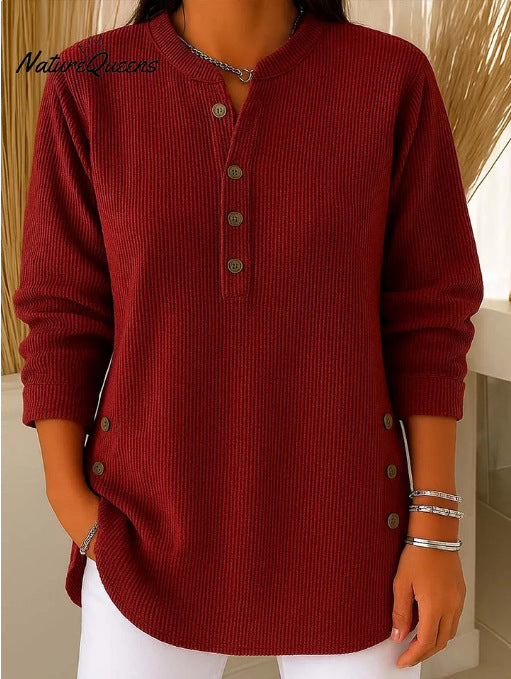 Chemise à manches longues pour femmes avec patte de boutonnage et détails modernes de boutons sur les côtés Chic & Stil