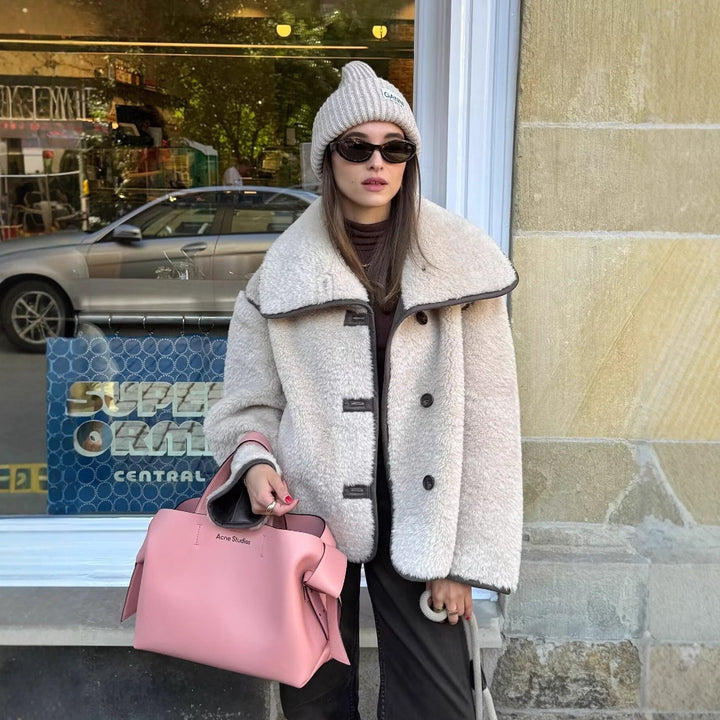 Ladies teddy coat with modern cut and large pockets Lune London