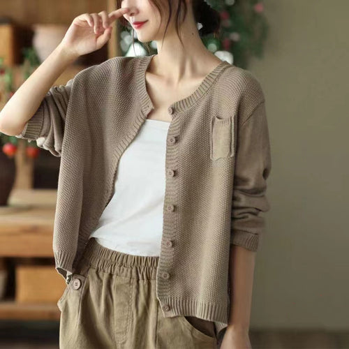 Cardigan pour femmes à devant ouvert avec des détails de boutons décoratifs Chic & Stil