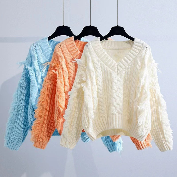 Ladies Stylish knitted sweater with fringes and cable pattern Lune London