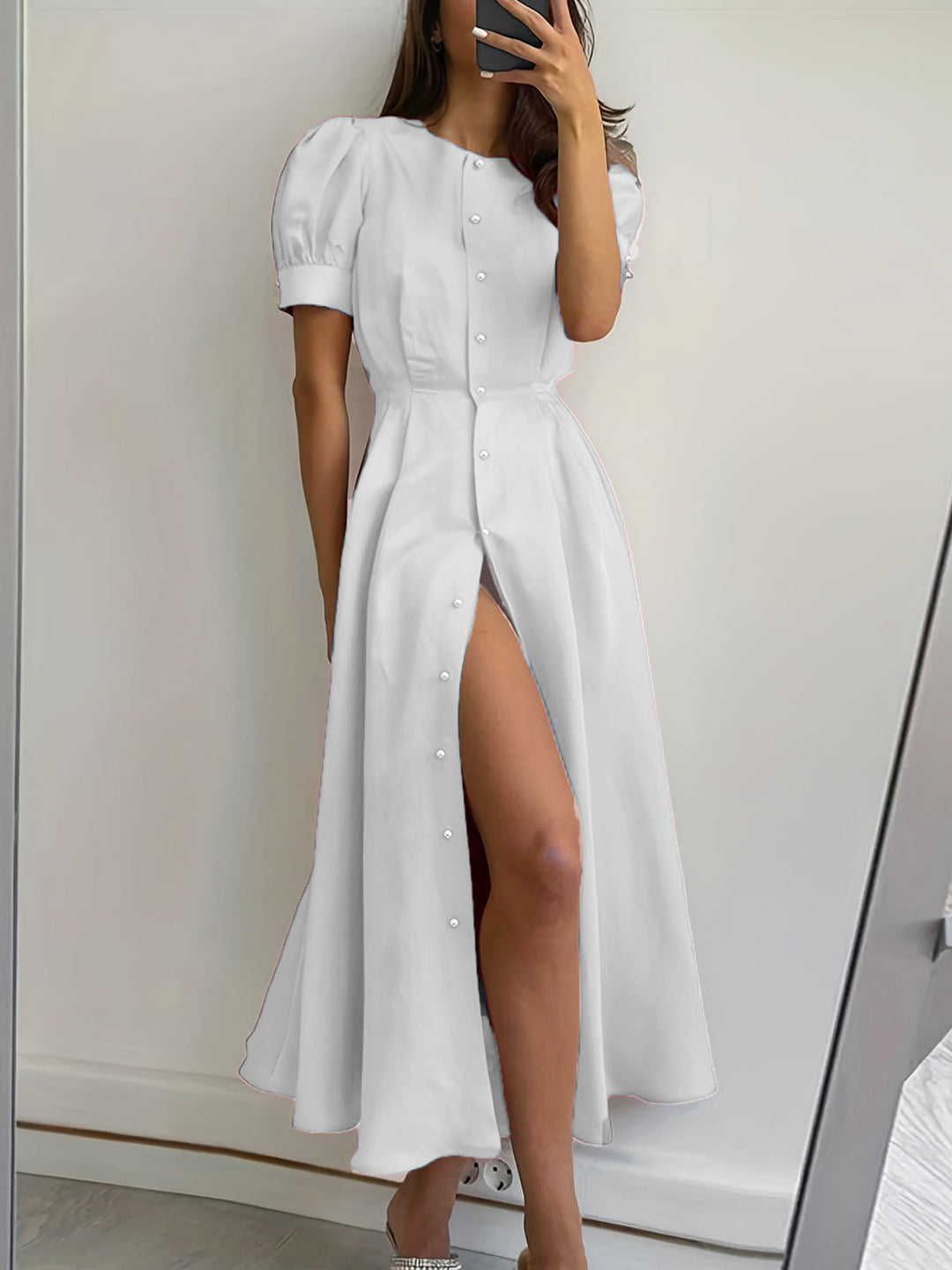 Maxi dress for women with button closure, puff sleeves and side slit Lune London