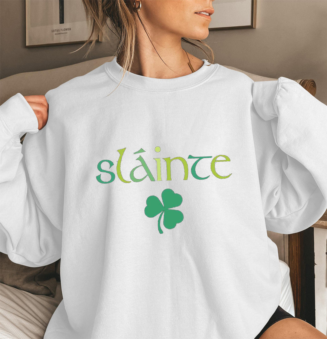 Sweat-shirt pour femmes avec des manches volumineuses et un design motivant Chic & Stil