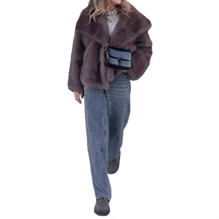 Luxury faux fur jacket for women with voluminous sleeves and a wide lapel Lune London