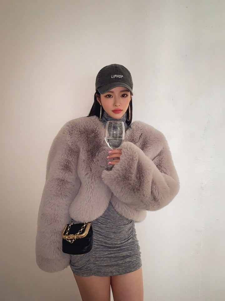 Oversized plush jacket for women with long sleeves Lune London