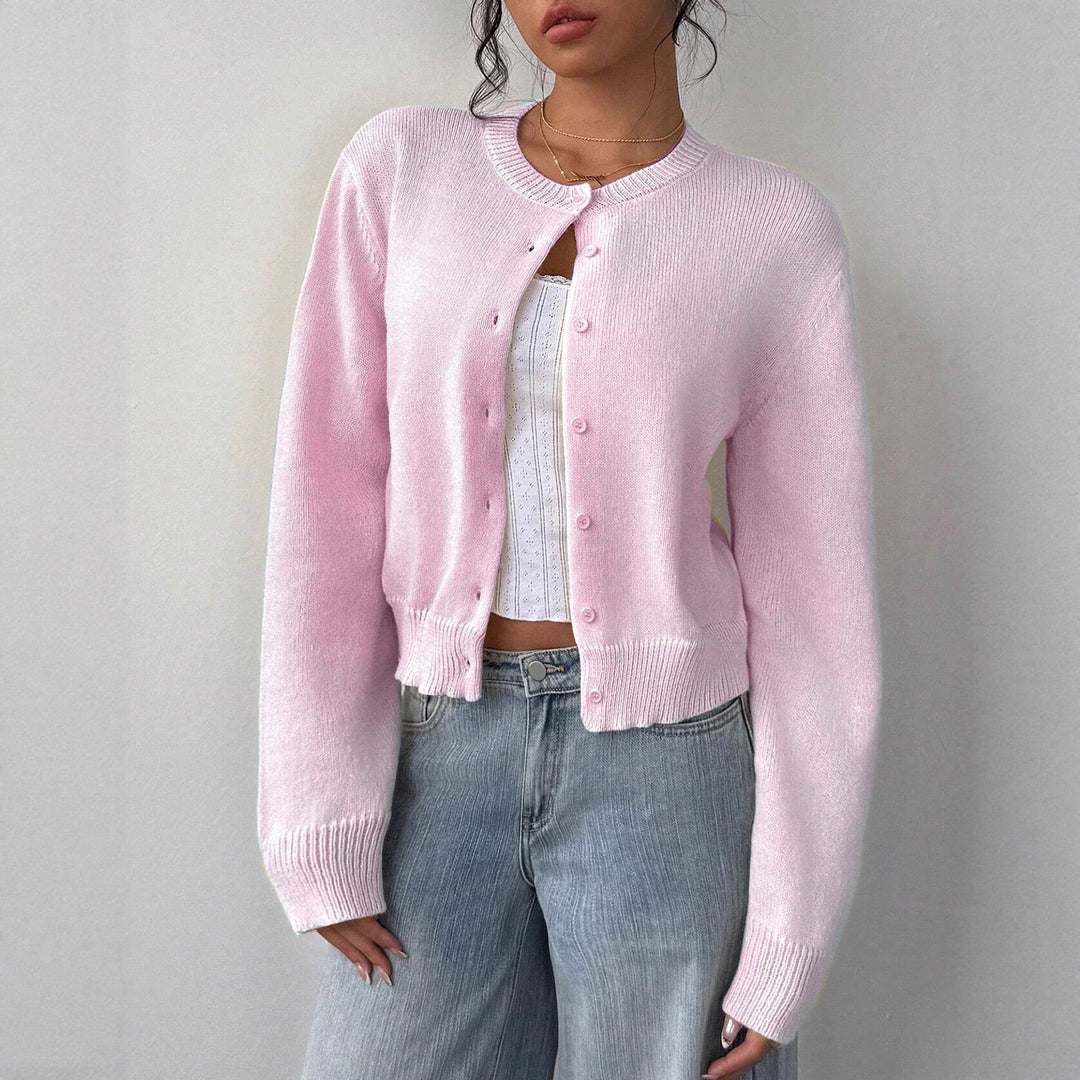 Cardigan pour femmes avec texture à fines côtes et design boutonné Chic & Stil