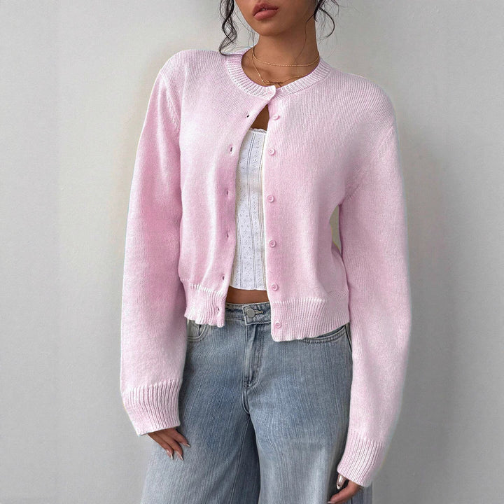 Cardigan pour femmes avec texture à fines côtes et design boutonné Chic & Stil
