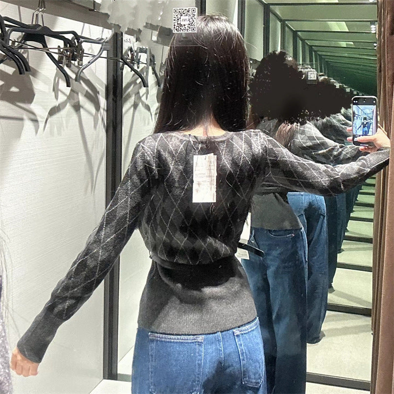 Cardigan pour femmes avec un motif à carreaux moderne et une ceinture amovible Chic & Stil