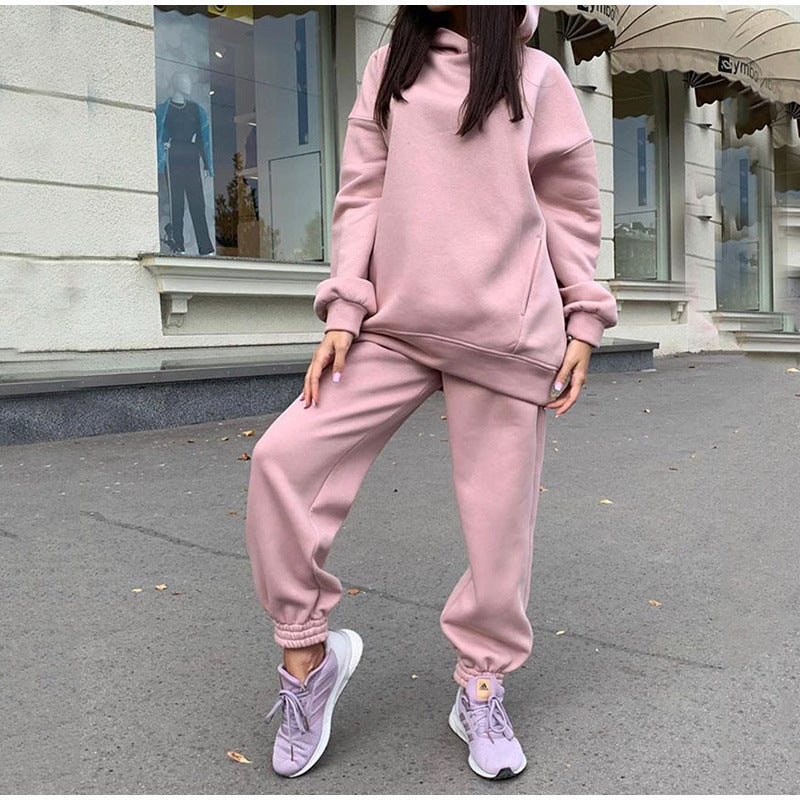 Casual women's jogging set in soft material with elastic waistband Lune London