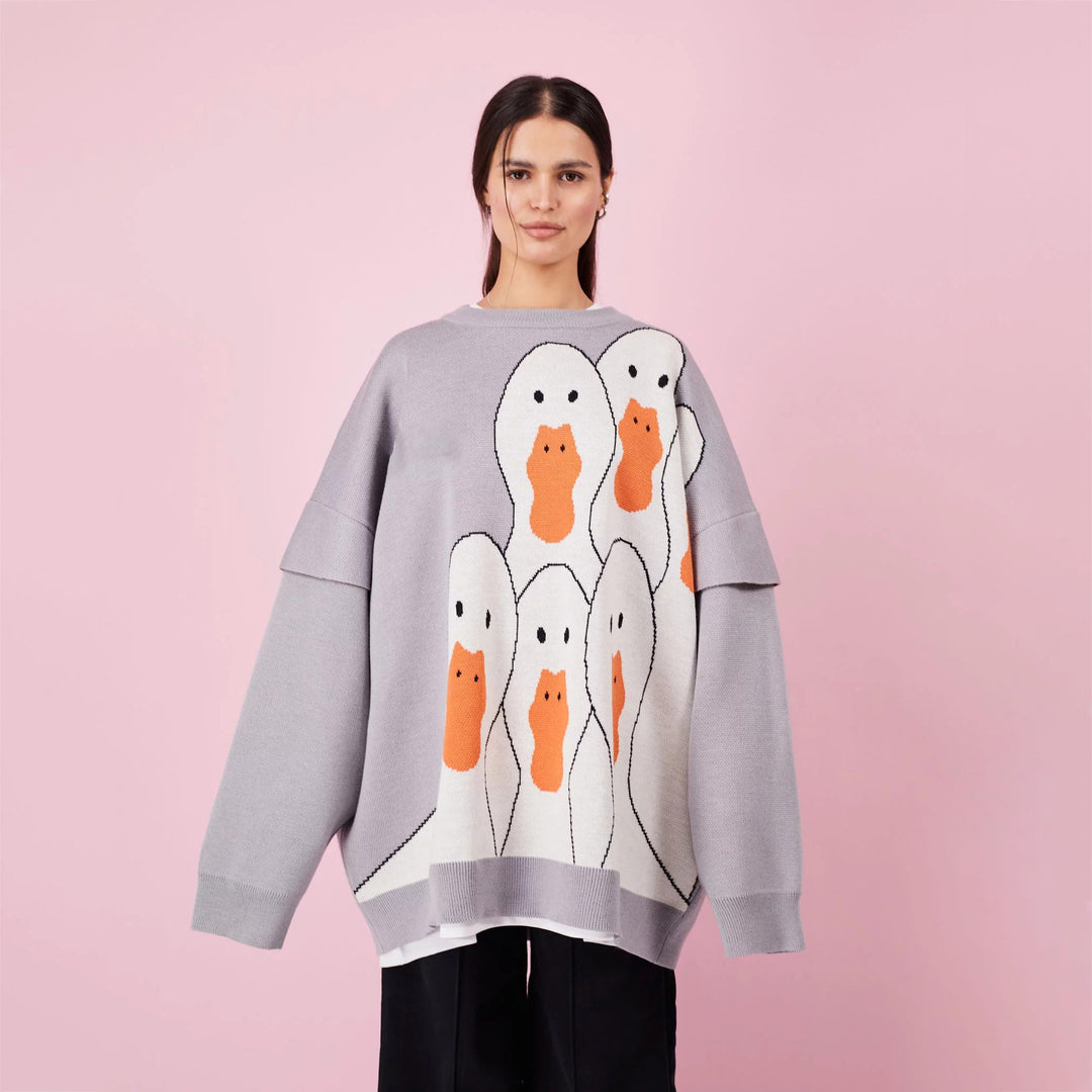Lady Sweatshirt with creative duck pattern and casual cut Lune London
