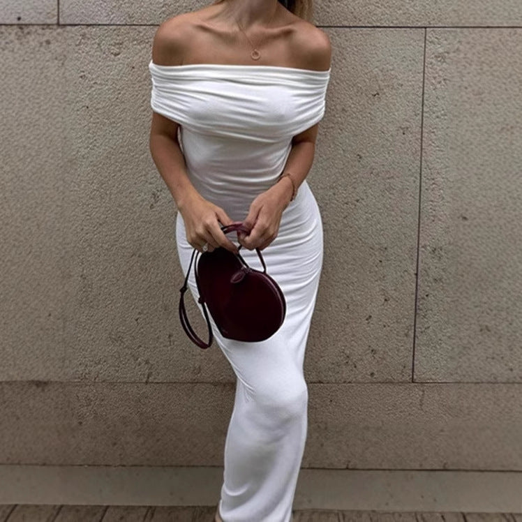 Elegant and fitted evening dress for women with off-shoulder neckline Lune London
