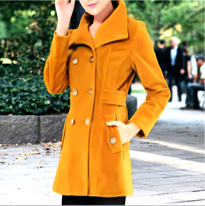 Trendy short coat for women with double row of buttons and belt Lune London