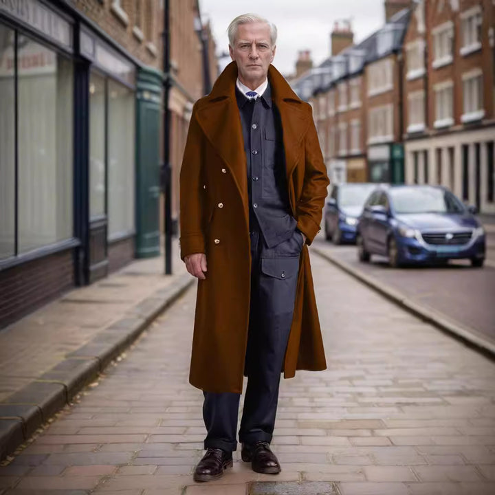 Elegant long coat for men with double-breasted buttons and wide lapels Lune London