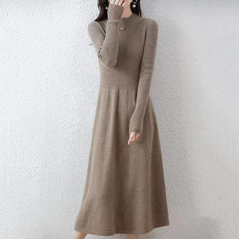 Robe tricotée pour femmes avec col montant et fine structure en côtes Chic & Stil