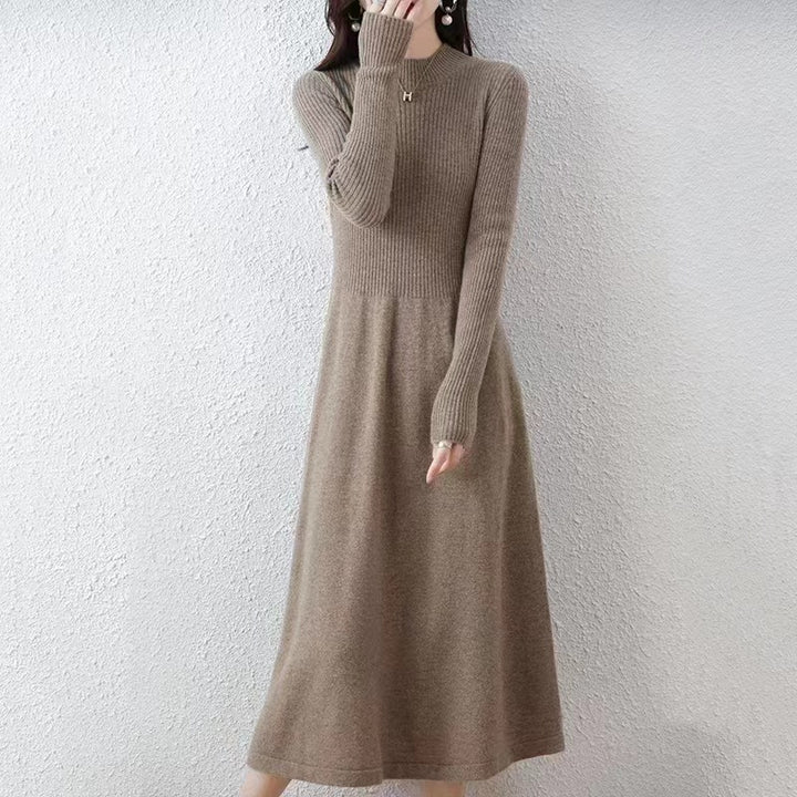 Robe tricotée pour femmes avec col montant et fine structure en côtes Chic & Stil