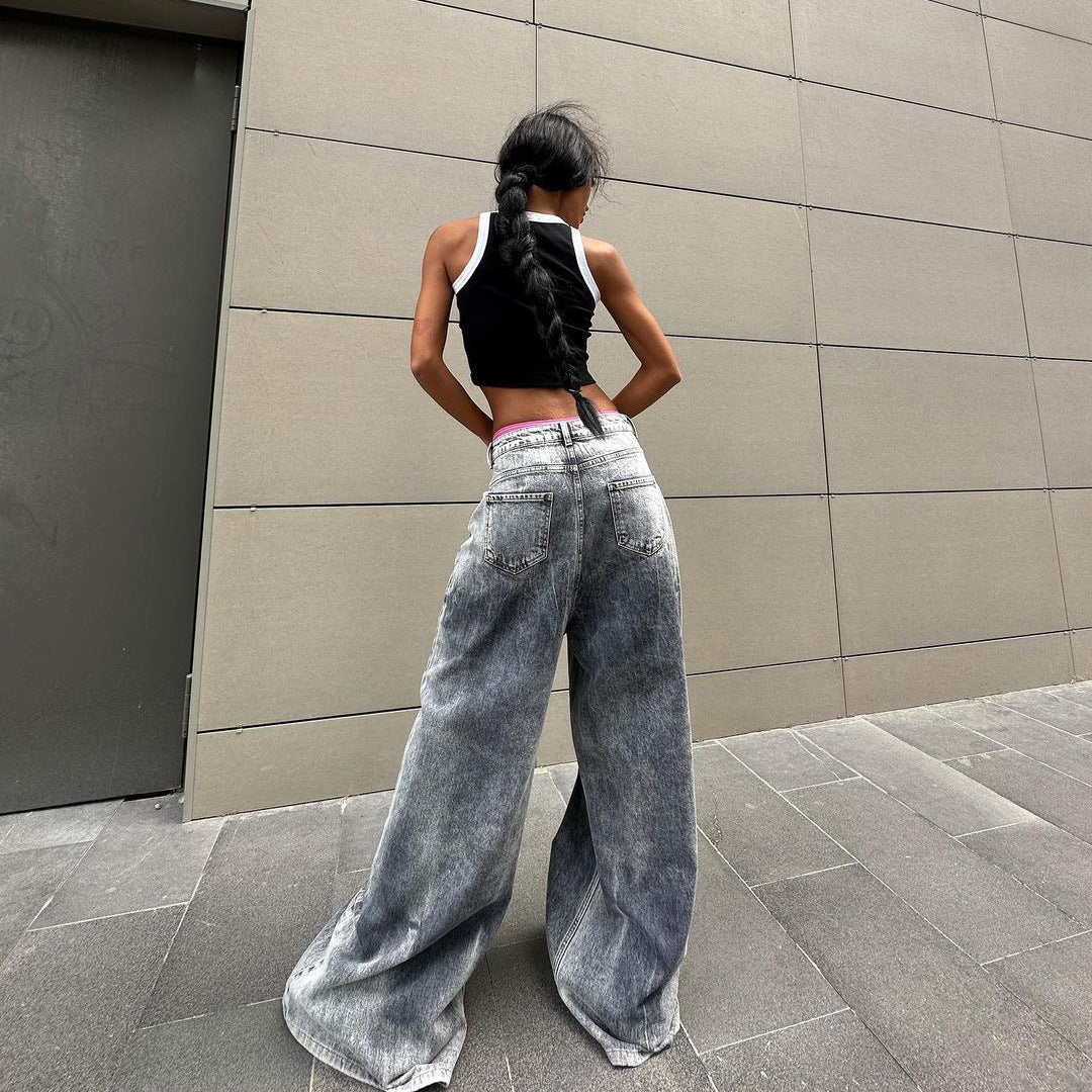 Wide-legged vintage style women's jeans with large side pockets Lune London