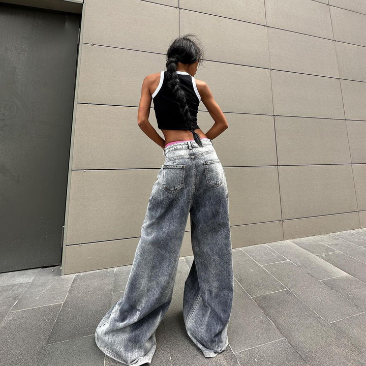 Wide-legged vintage style women's jeans with large side pockets Lune London