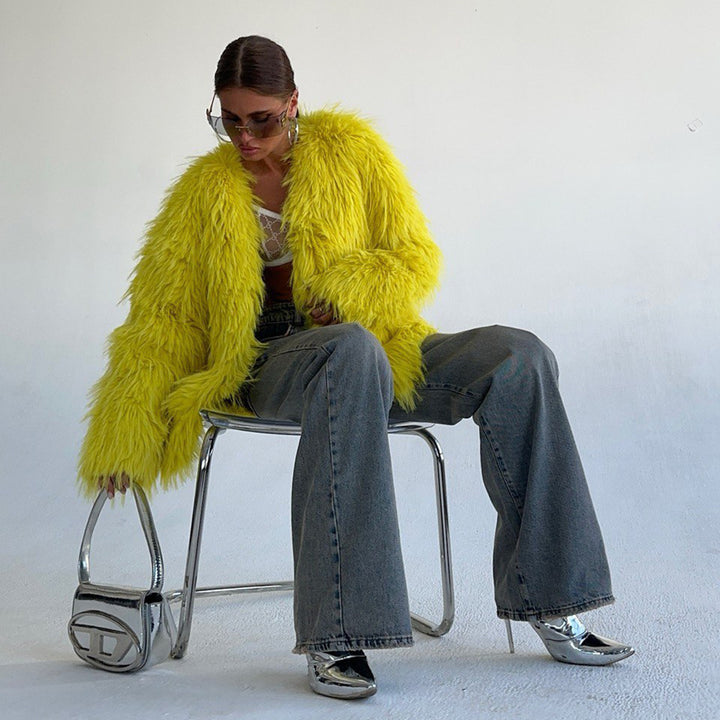 Faux fur jacket for women with voluminous sleeves and a luxurious cut Lune London