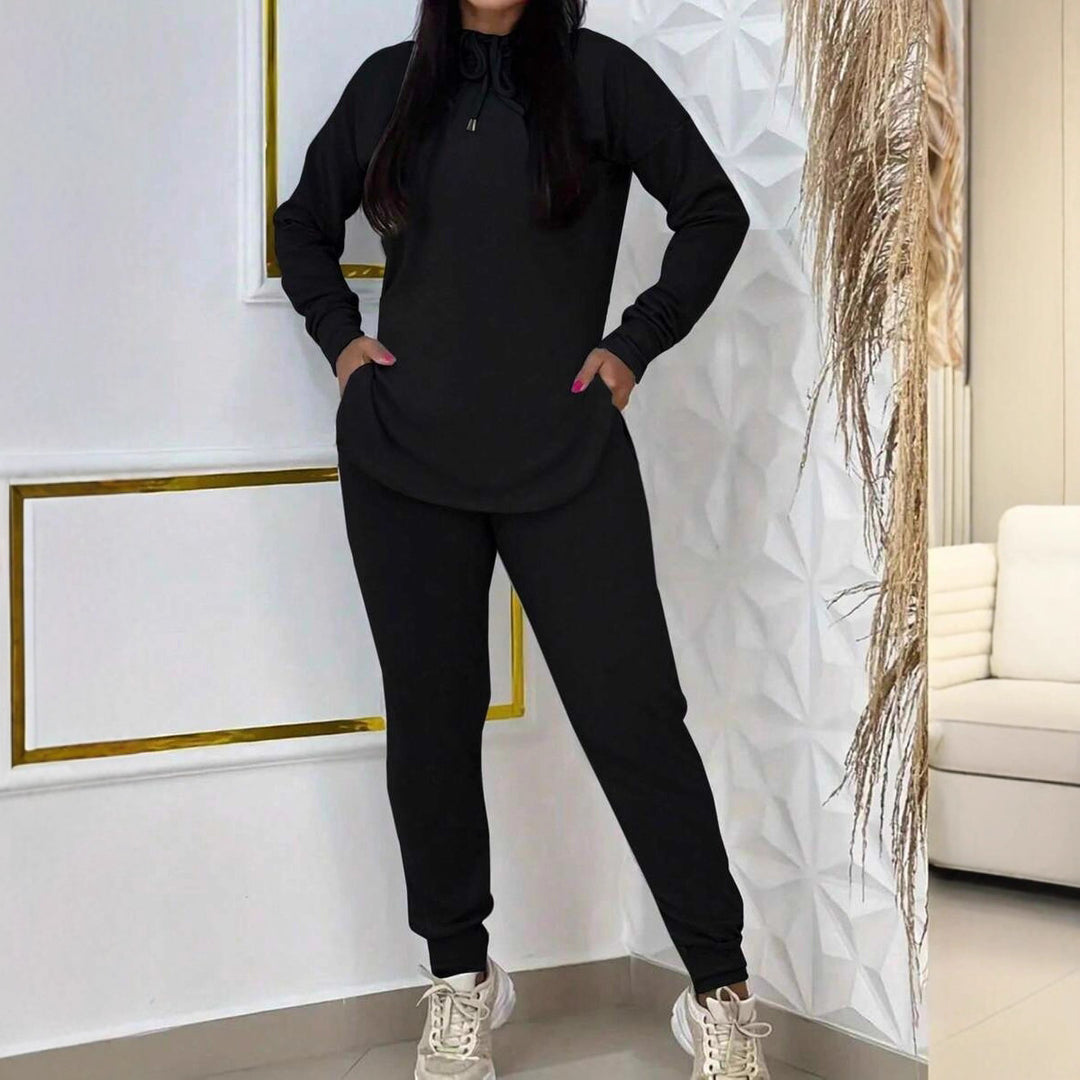 Ensemble lounge sportif pour femmes avec capuche et poches pratiques Chic & Stil