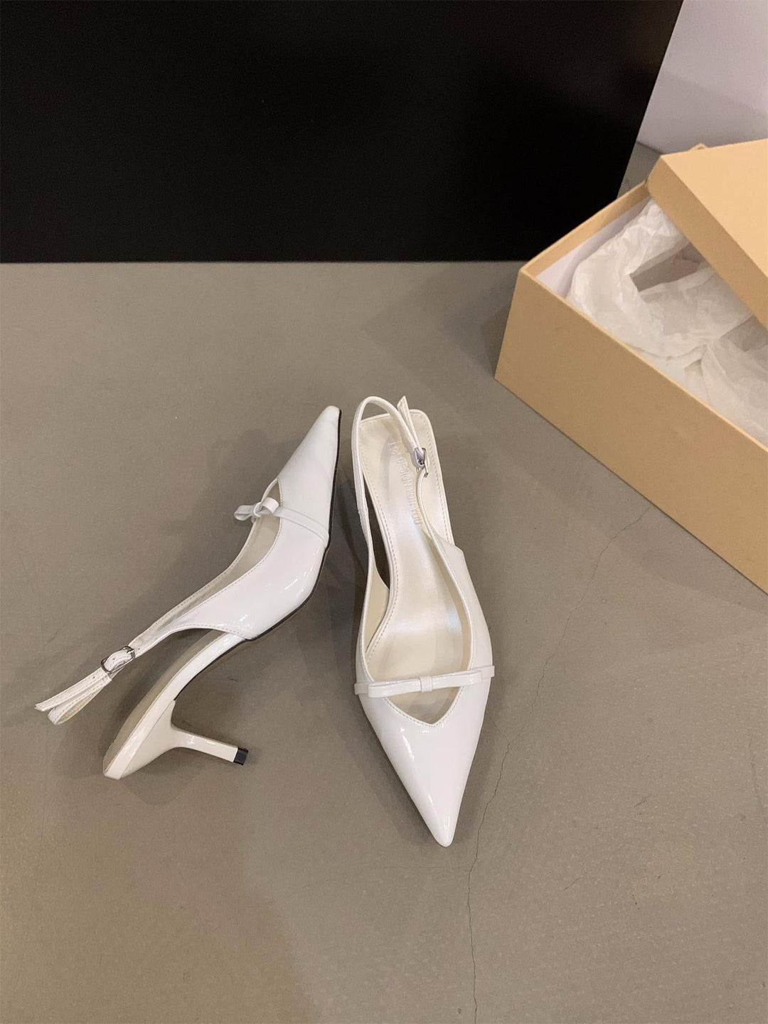 Women's Slingback Pumps with Elegant Cut and Fine Strap Lune London