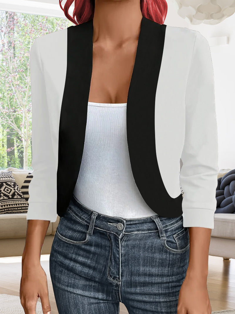 Women Elegant blazer jacket with modern cut and contrasting details Chic and Style