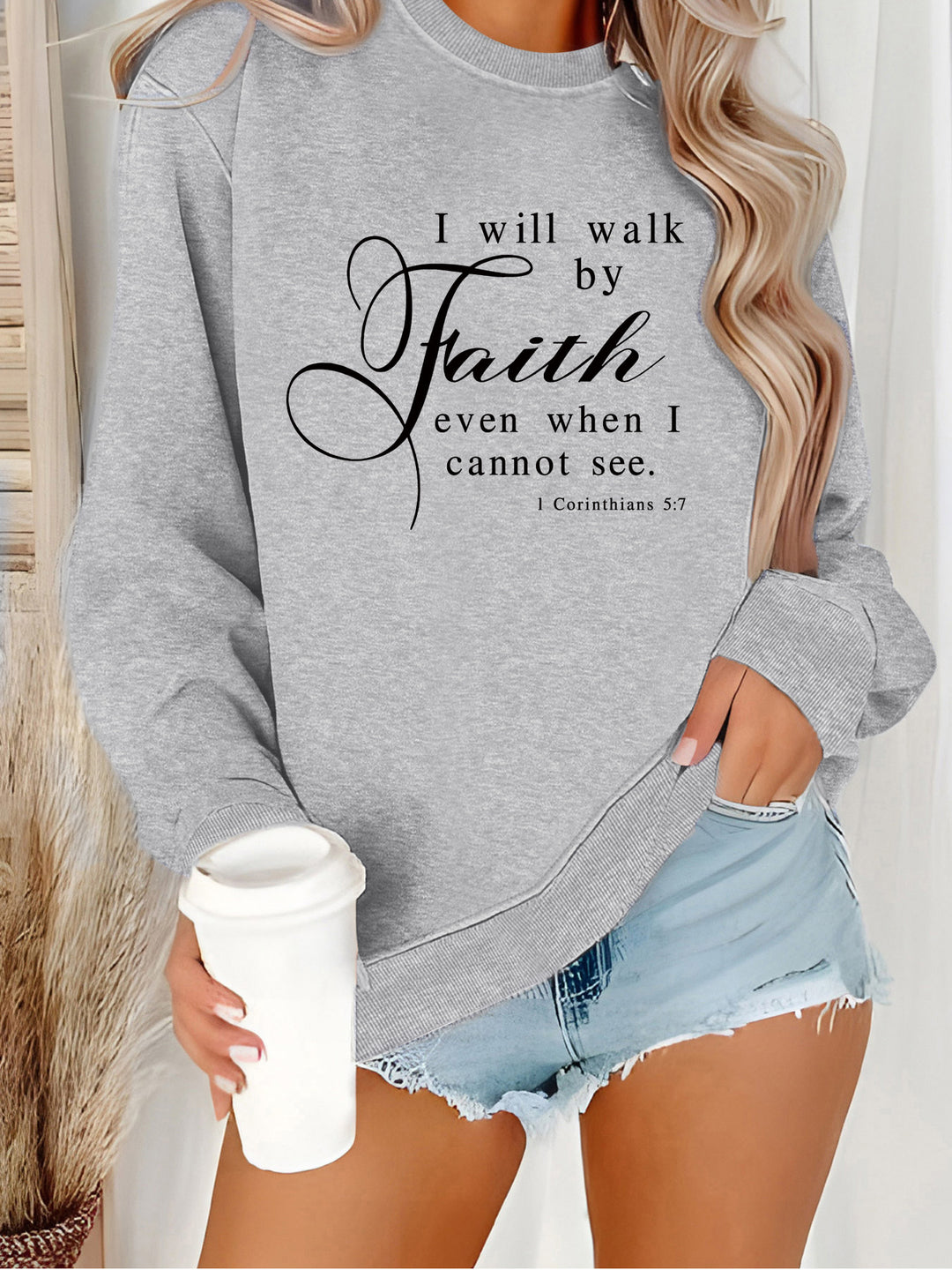 Sweatshirt pour femmes avec inscription inspirante et matériau doux Chic & Stil