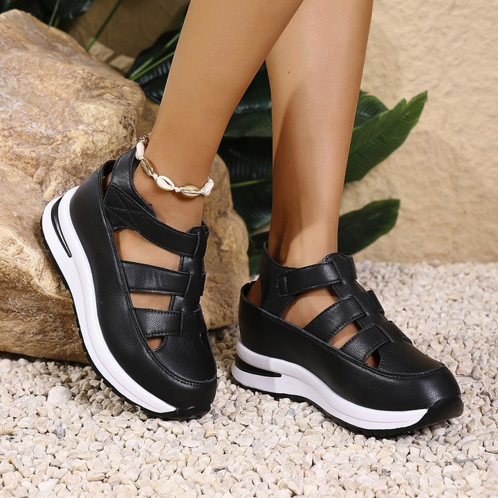 Comfortable sandals for ladies with a breathable upper and cushioning sole Lune London
