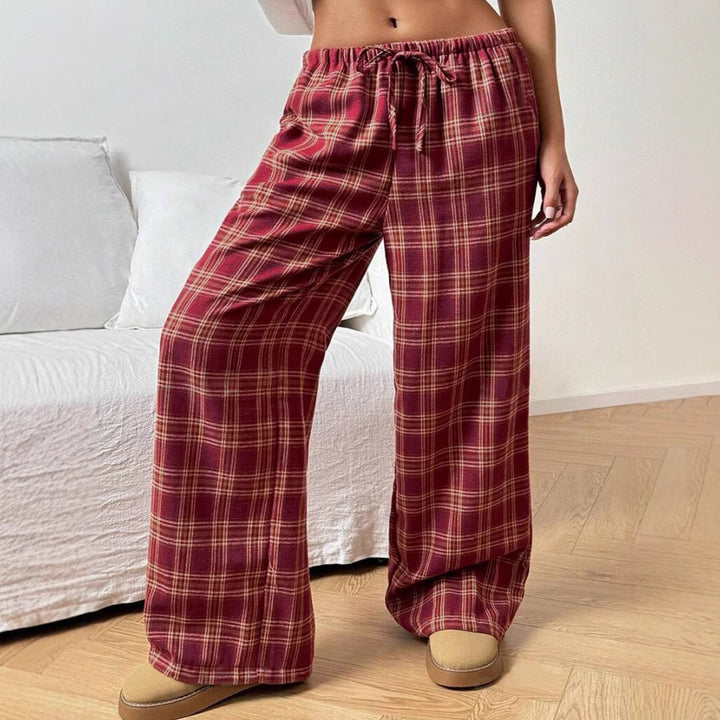 Casual tartan pants for women with a wide cut and elastic waistband Lune London