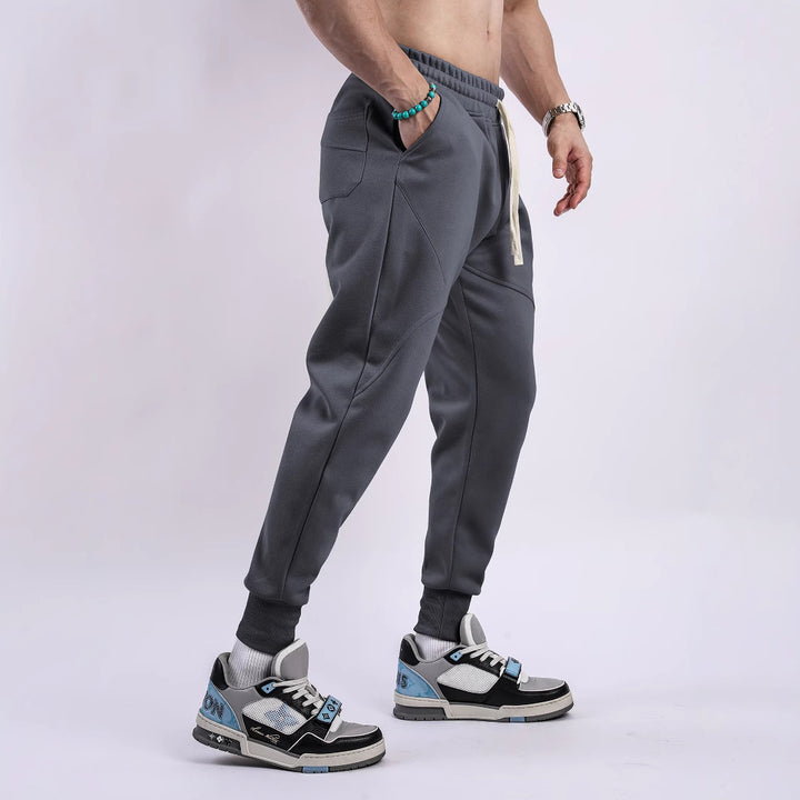 Comfortable jogging pants for men with elastic waistband and side pockets Lune London