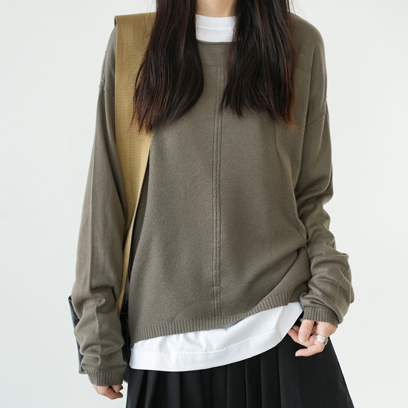Casual knit sweater for women with an oversized fit and a chic and stylish striped pattern