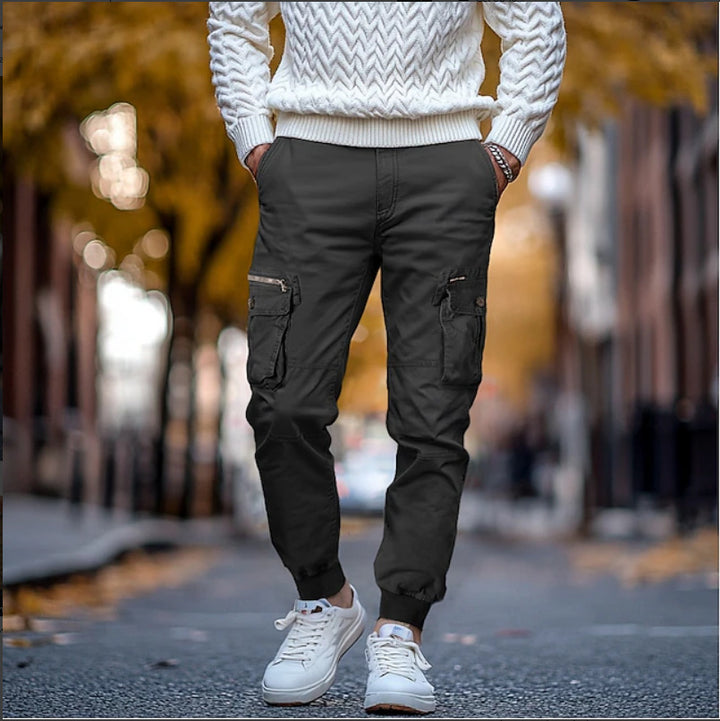 Men's cargo pants with multiple pockets and flexible fit Lune London