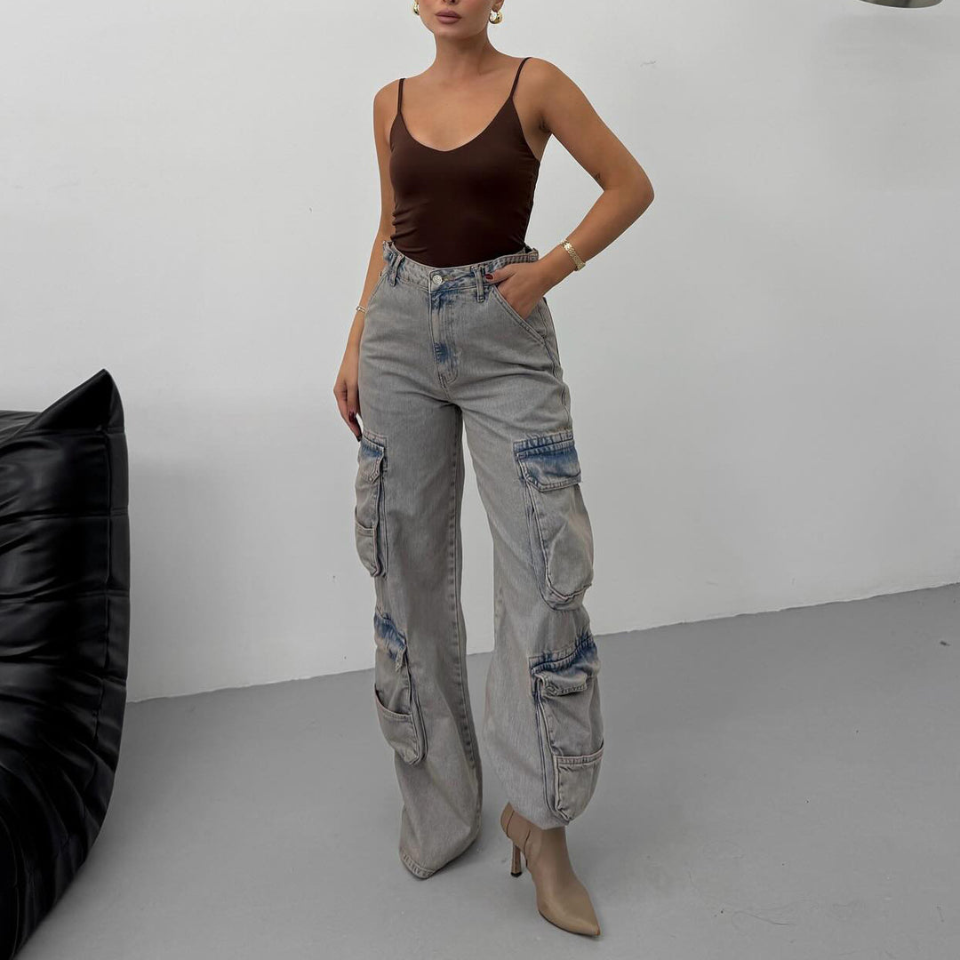 High-waisted cargo jeans for women with practical pockets Lune London