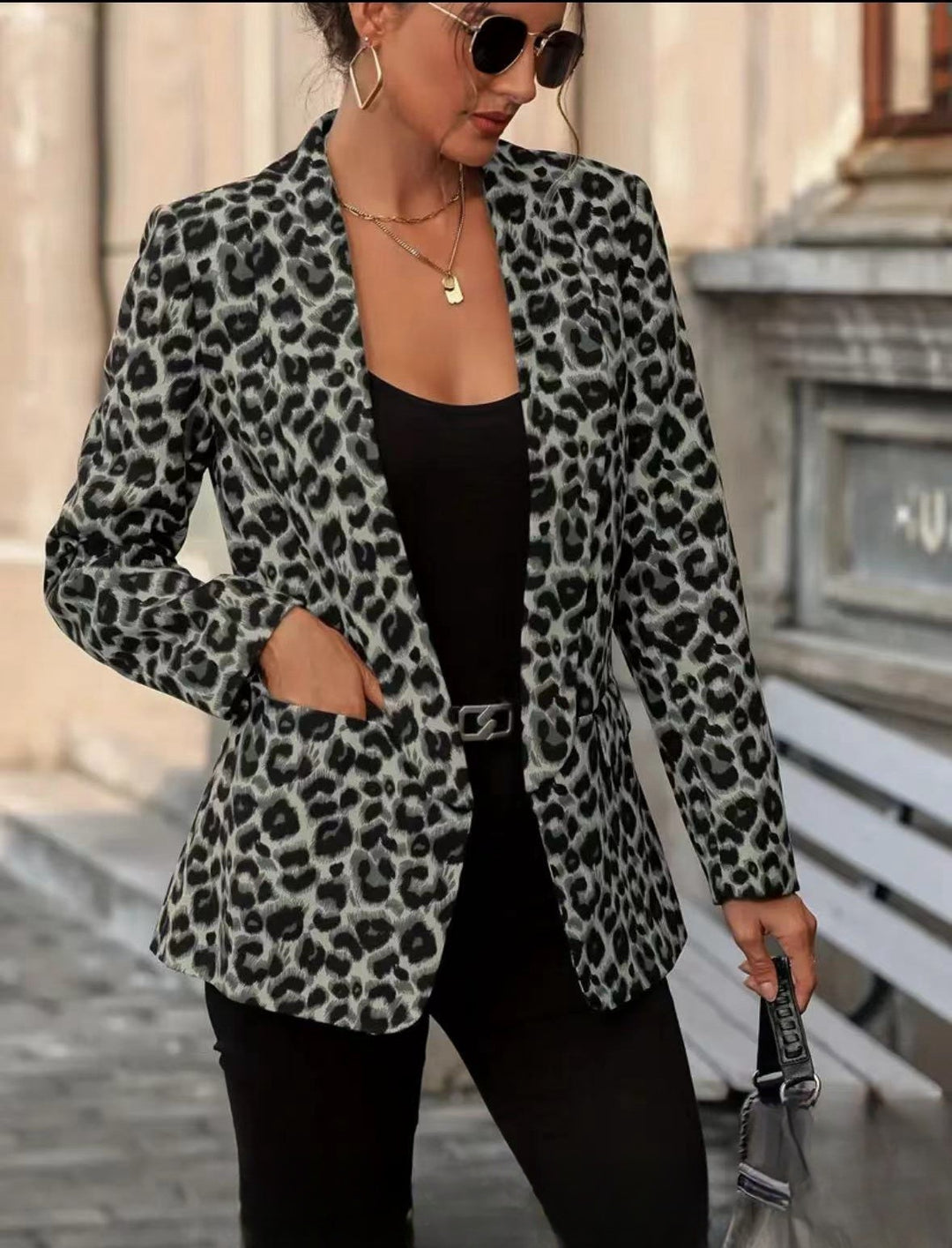 Fashionable women's blazer in leopard design with slim fit Lune London