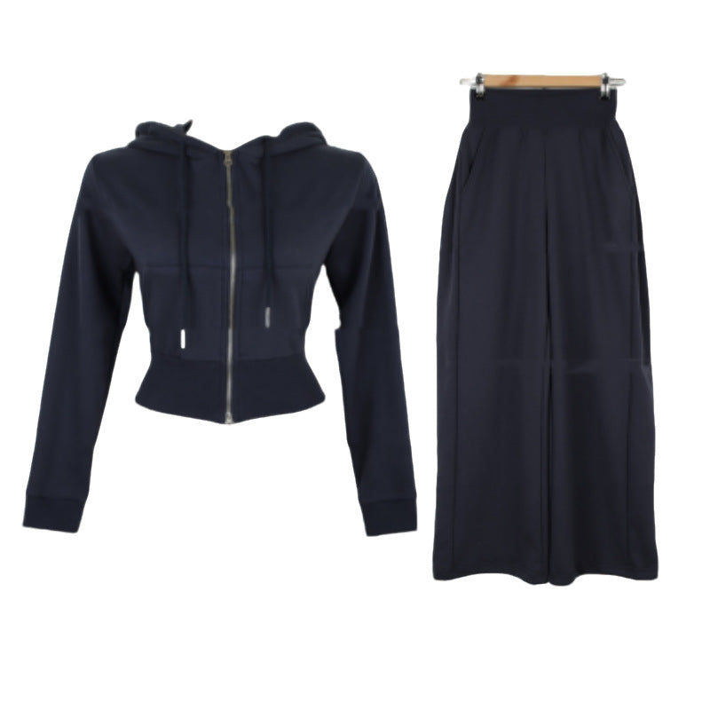 Ensemble féminin à la mode et confortable avec veste courte et pantalon élastique Chic & Stil