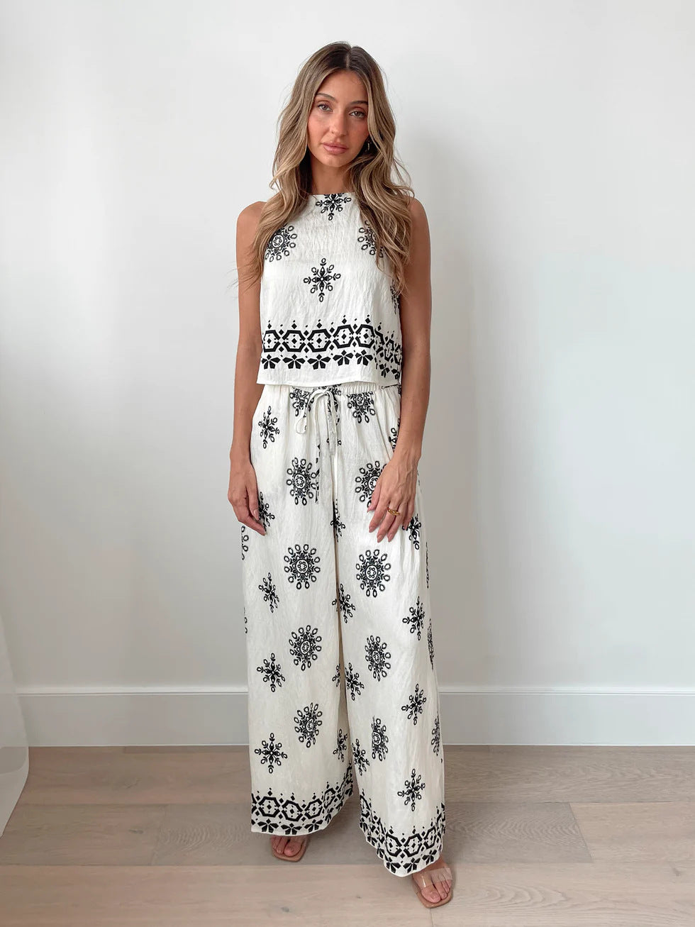 Women Two-Piece Set with Airy Fit and Artistic Embroidery