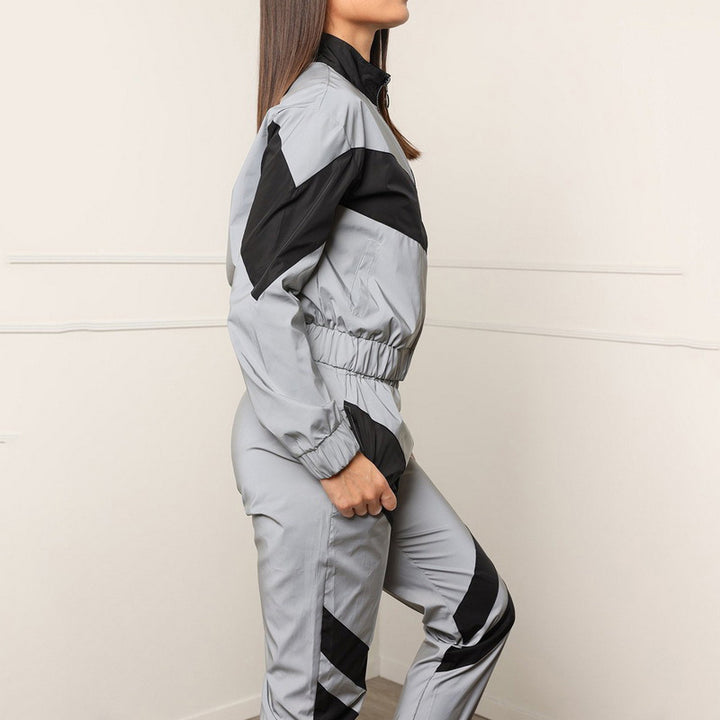 Sporty windbreaker set for women with a modern color block design and elastic cuffs Lune London