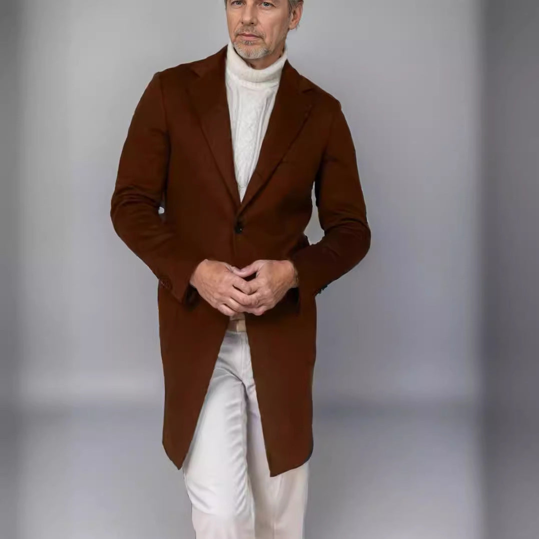 Elegant wool coat for men with a modern cut and practical pockets Lune London