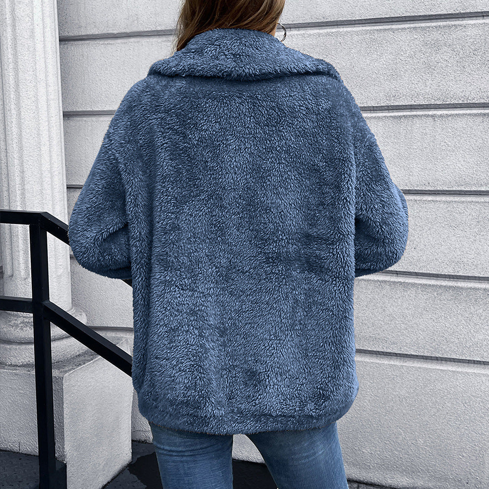 Women's faux fur jacket with practical pockets and trendy colorblock design Lune London