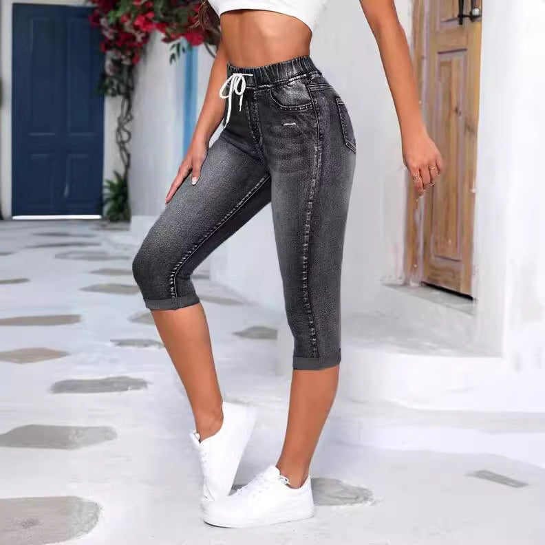 Casual 3/4 denim leggings for women with elastic waist and practical pockets Lune London