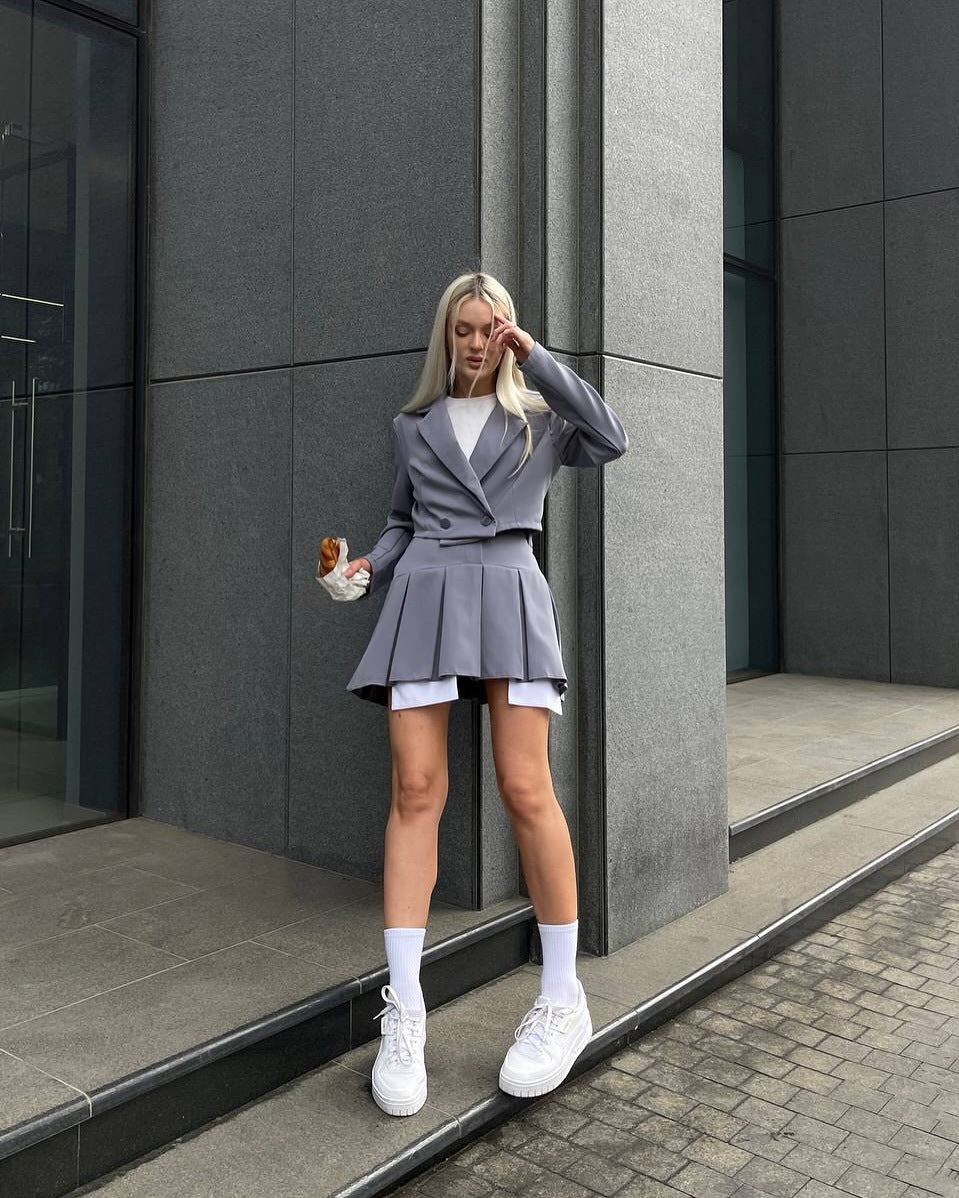 Dress jacket for women with a fitted cut and elegant pleats Lune London