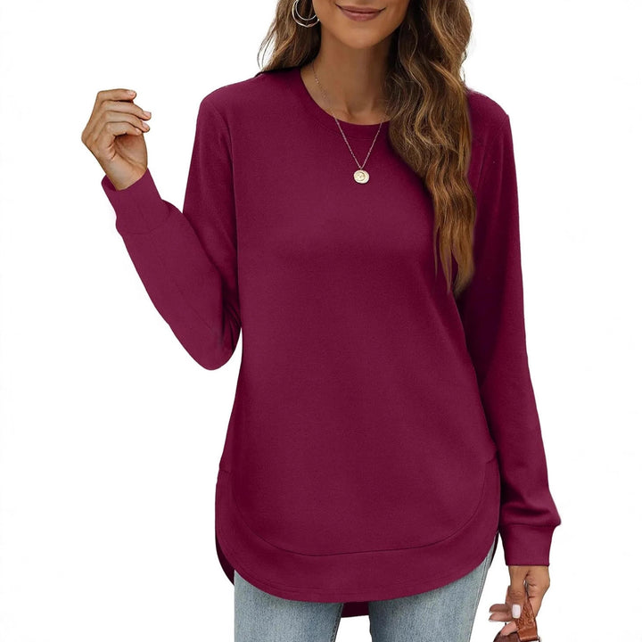 Casual women's long sleeve sweater with curved hem Lune London
