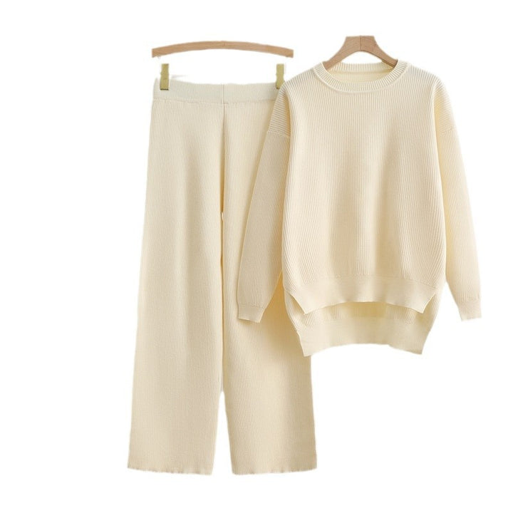 Comfortable knitted lounge set for women with drop shoulders Lune London