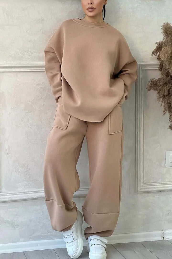 Ladies Cozy Oversized Sweat Set with spacious pockets and a comfortable fit Lune London