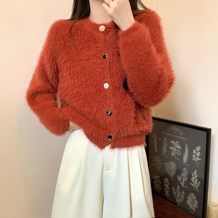 Cardigan féminin confortable avec un design boutonnière et une allure élégante Chic & Stil